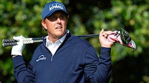 phil-mickelson-tiger-phil-match